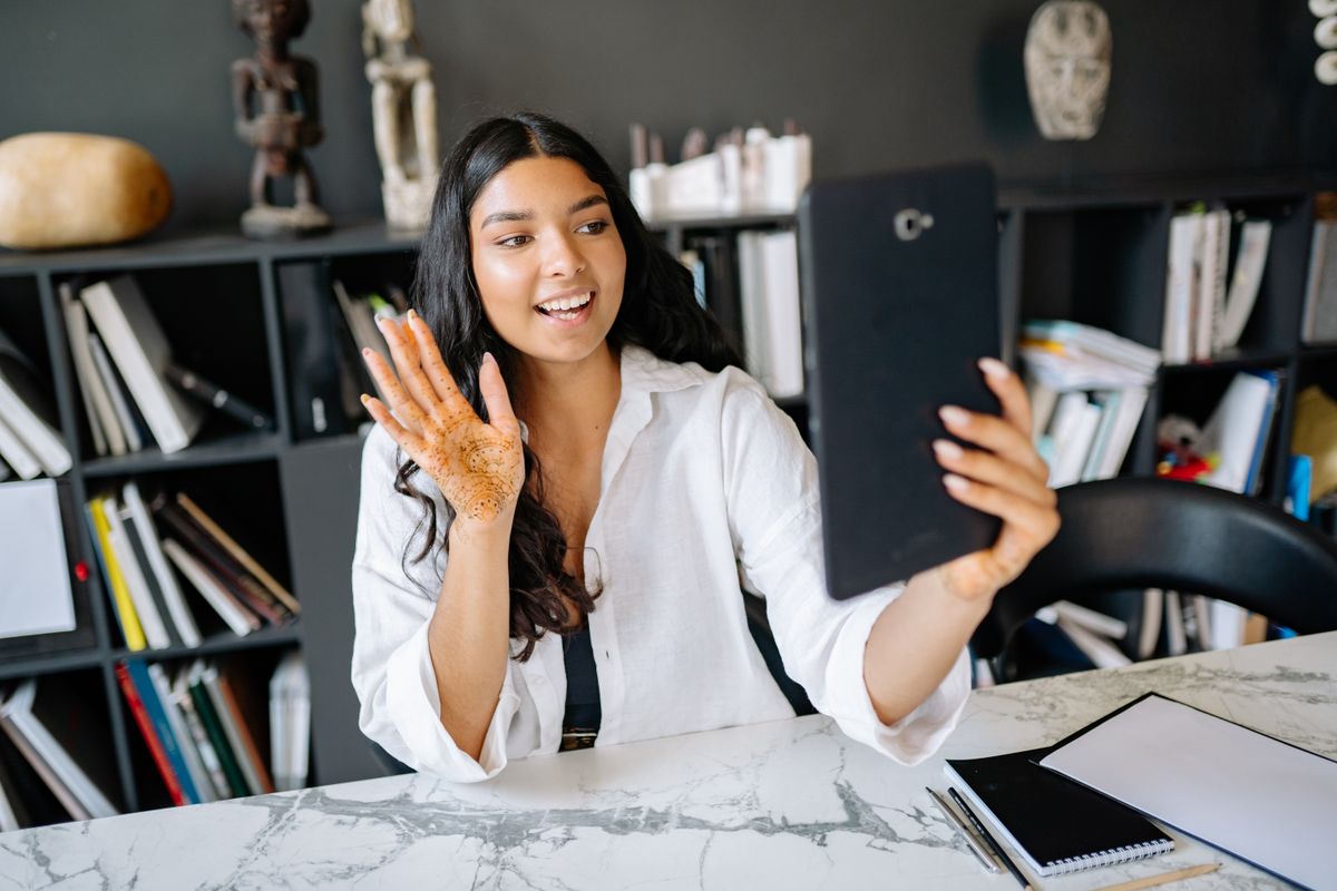 A woman working through a module at her own pace